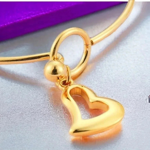 18K Gold Plated 316L Stainless Steel Hollow Heart Dainty Bangle Bracelet - Picture 4 of 7